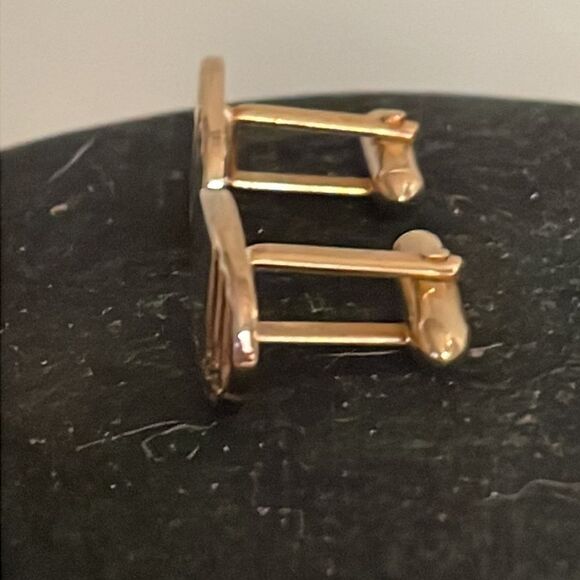 Vintage 60s Swank Art Deco oval diamond etched gold tone bullet back cuff links - Picture 6 of 13